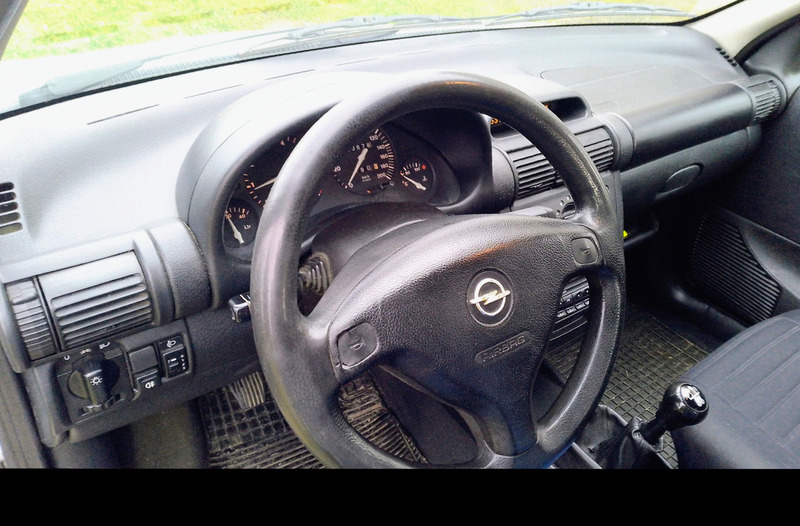 Prodajem OPEL CORSU 100 E Limitirana serija za 100 godina O P E L A - 3/4